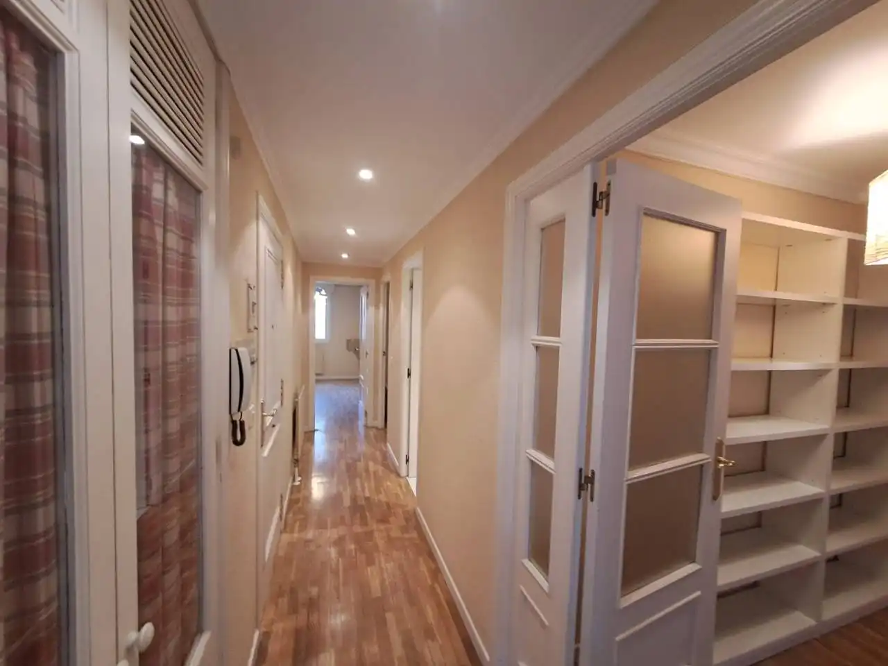 Flat with terrace for sale in Calle Fernán González, imagen 6