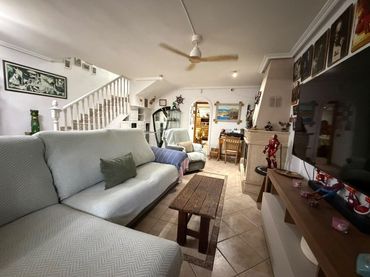 Adosado con piscina en venta en SANTA ROSA 10