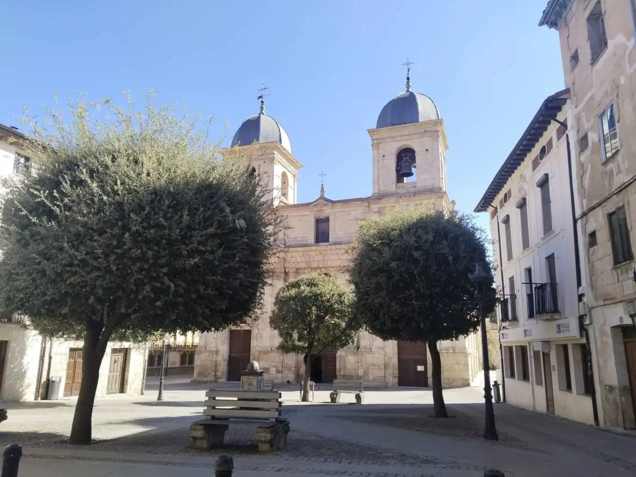 Vista exterior de Piso en venta en Briviesca con Calefacción, Parquet y Terraza