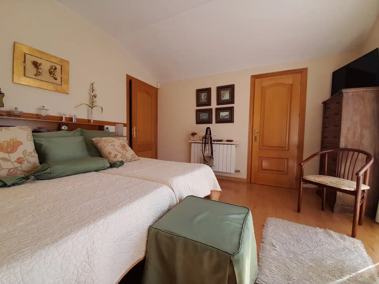 Habitación de Casa adosada en venta en Santa Pau con Aire acondicionado, Calefacción y Terraza