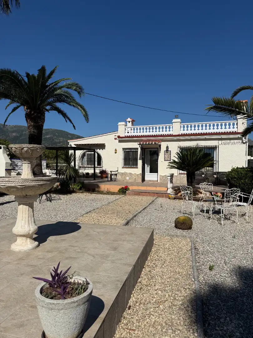 Villa con giardino in vendita a Alcalalí