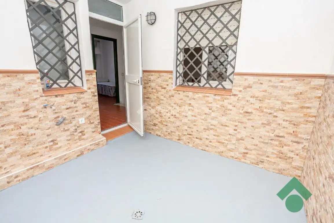 Balcony of Detached homes for sale in Algeciras