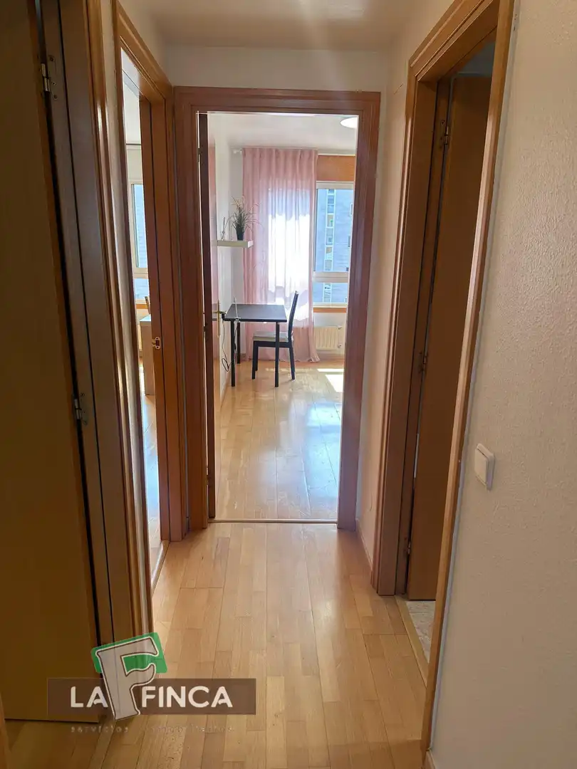 Pis en venda en Oviedo  amb Calefacció, Parquet i Traster