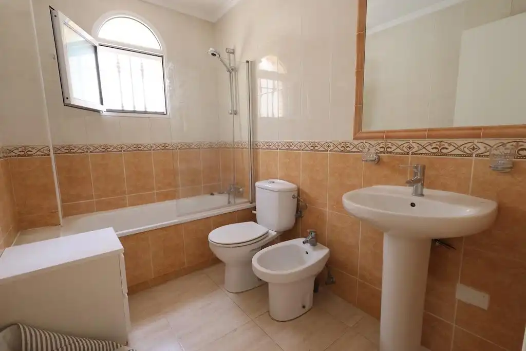 Maison mitoyenne avec piscine à louer à Calle ESTRAGON, imagen 10
