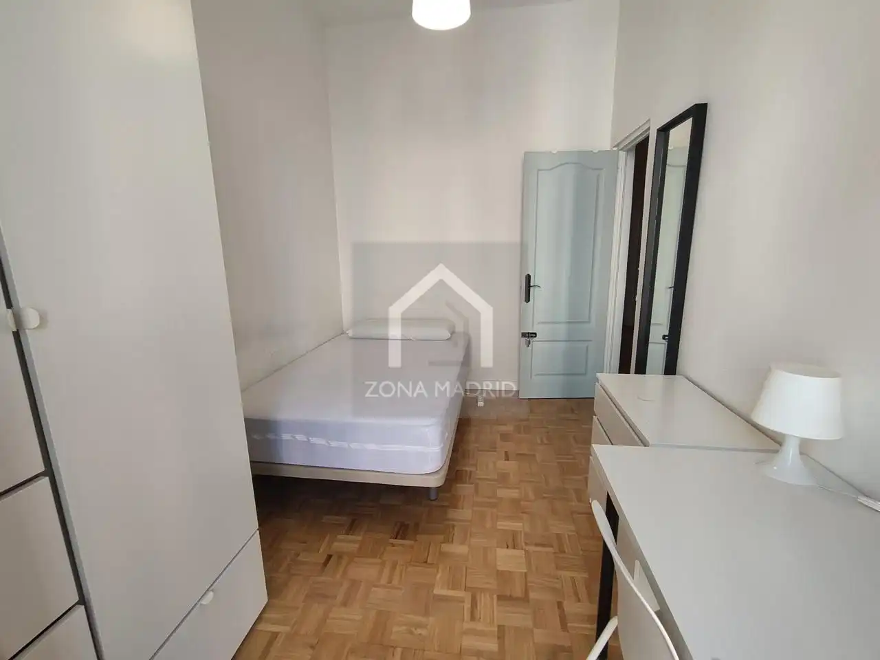 Habitación de Piso en venta en Madrid con Trastero