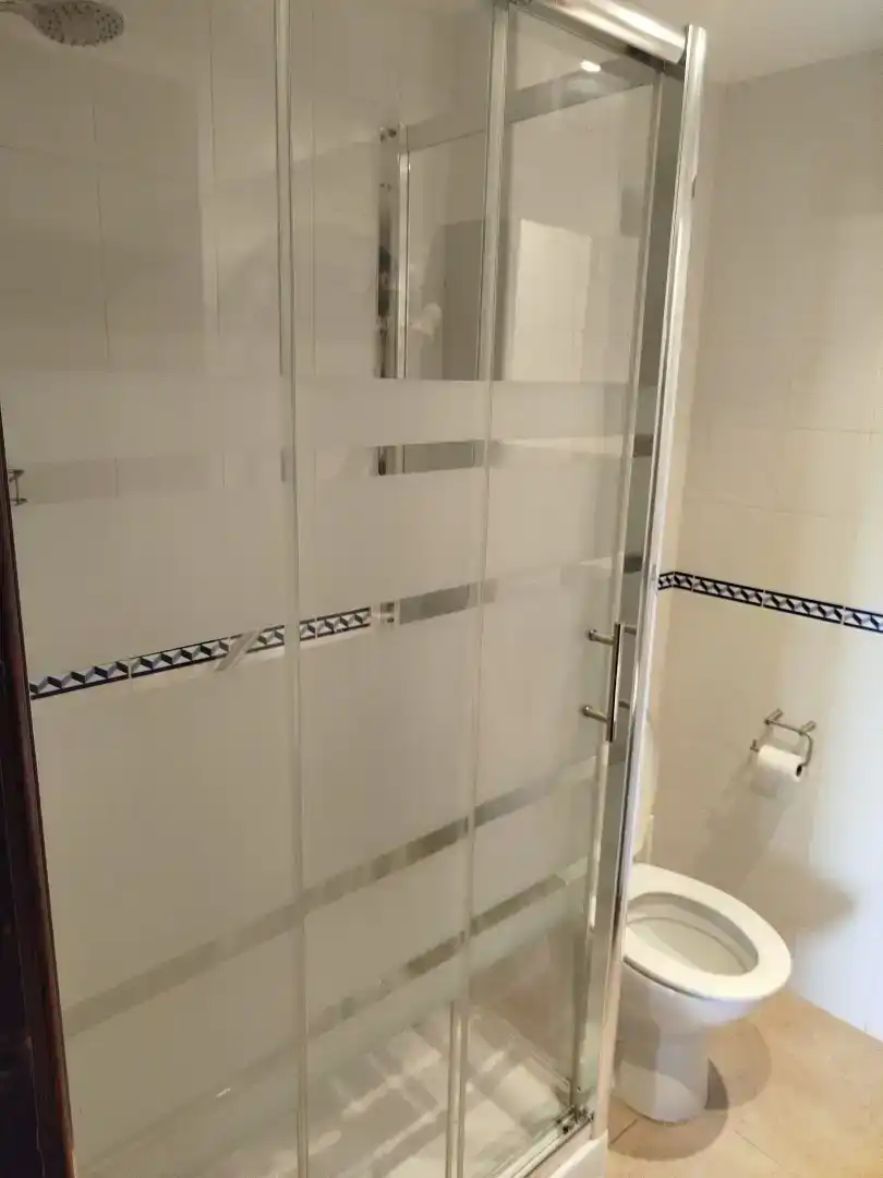 Bany de Pis en venda en  Granada Capital amb Aire condicionat i Balcó