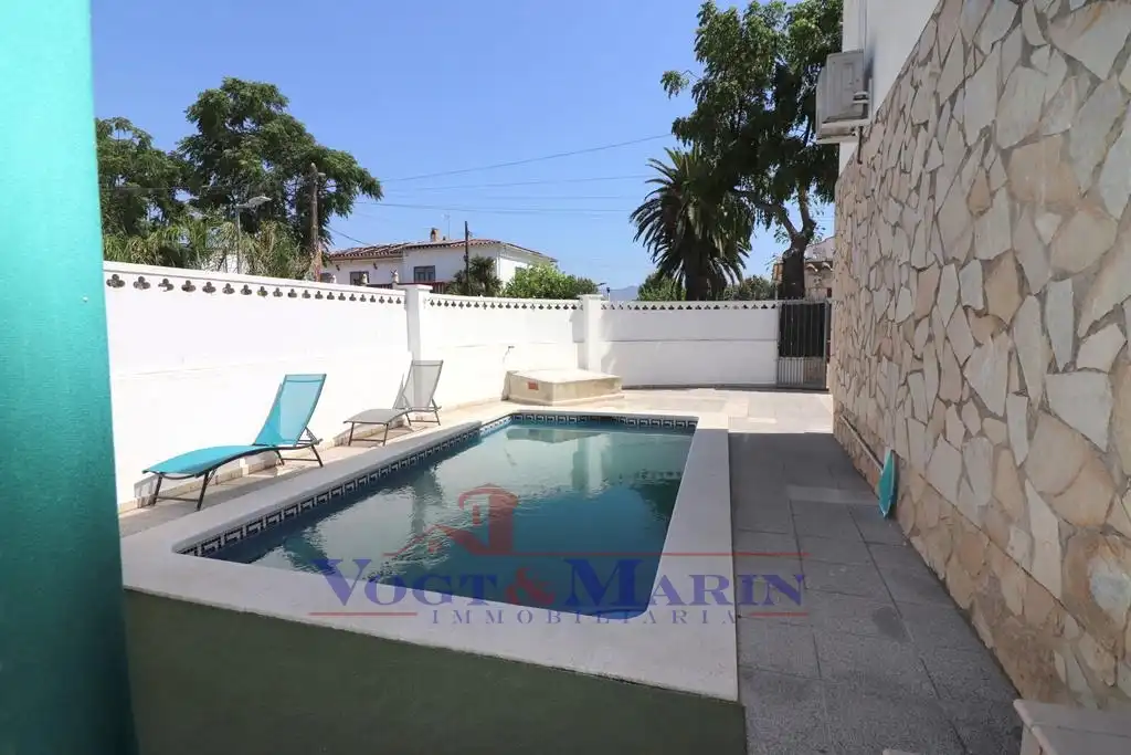 Casa con terraza en venta en Carrer Montgrí, imagen 35