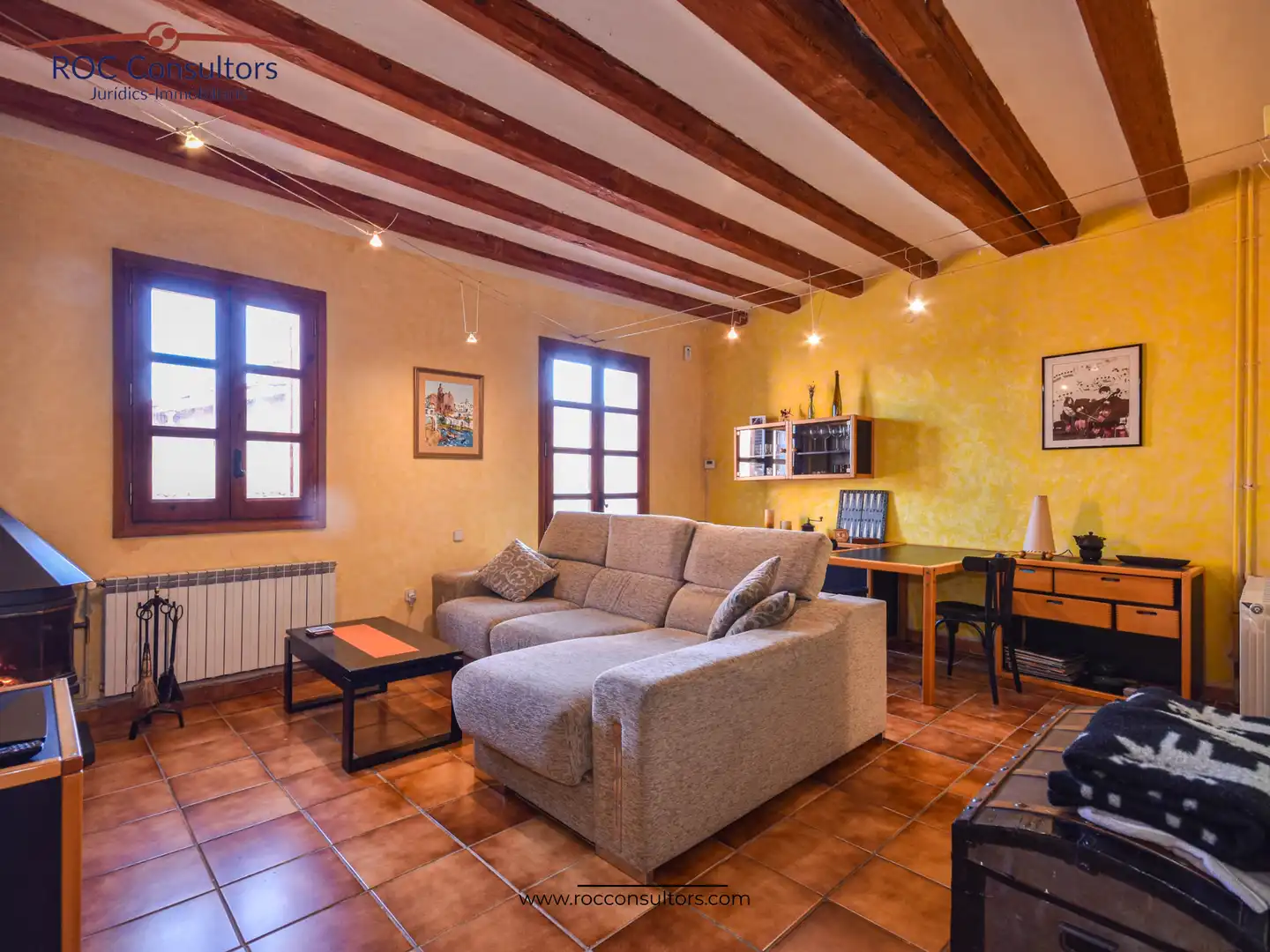 Wohnzimmer von Einfamilien-Reihenhaus zum Verkauf in Berga mit Heizung