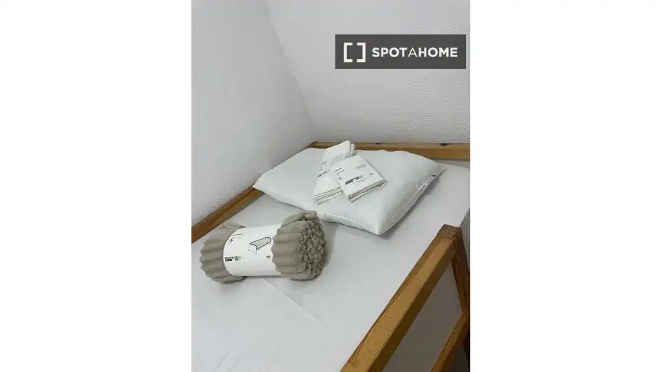 Schlafzimmer von Wohnung zur untervermieten in Barcelona mit Klimaanlage, Terrasse und Möbliert