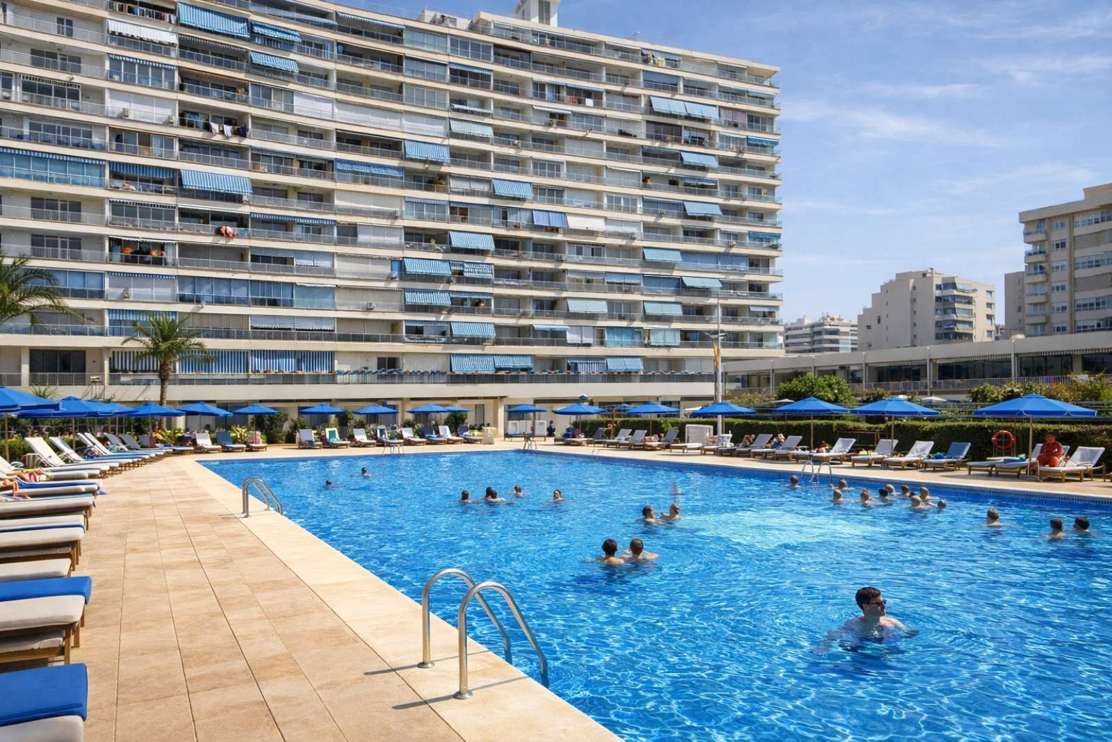 Swimming pool of Apartment to share in Alicante / Alacant  with Air Conditioner, Heating and Terrace