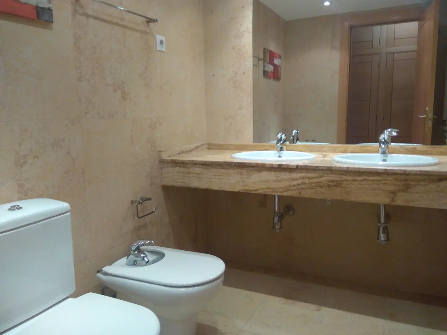 Bathroom of Houses for sale in Zaragoza  with Air Conditioner, Private garden and Parquet flooring