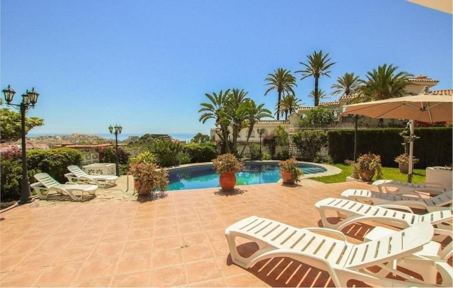 Jardí de Casa o xalet en venda en Benalmádena amb Aire condicionat, Terrassa i Traster