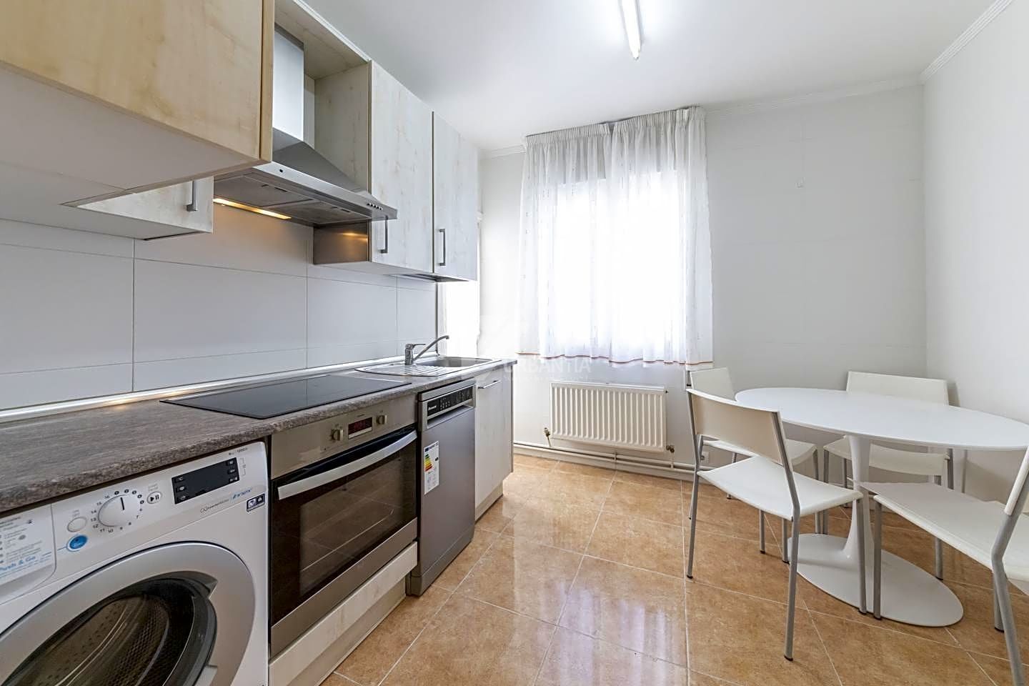 Cuina de Pis de lloguer en Burlada / Burlata amb Calefacció, Parquet i Traster