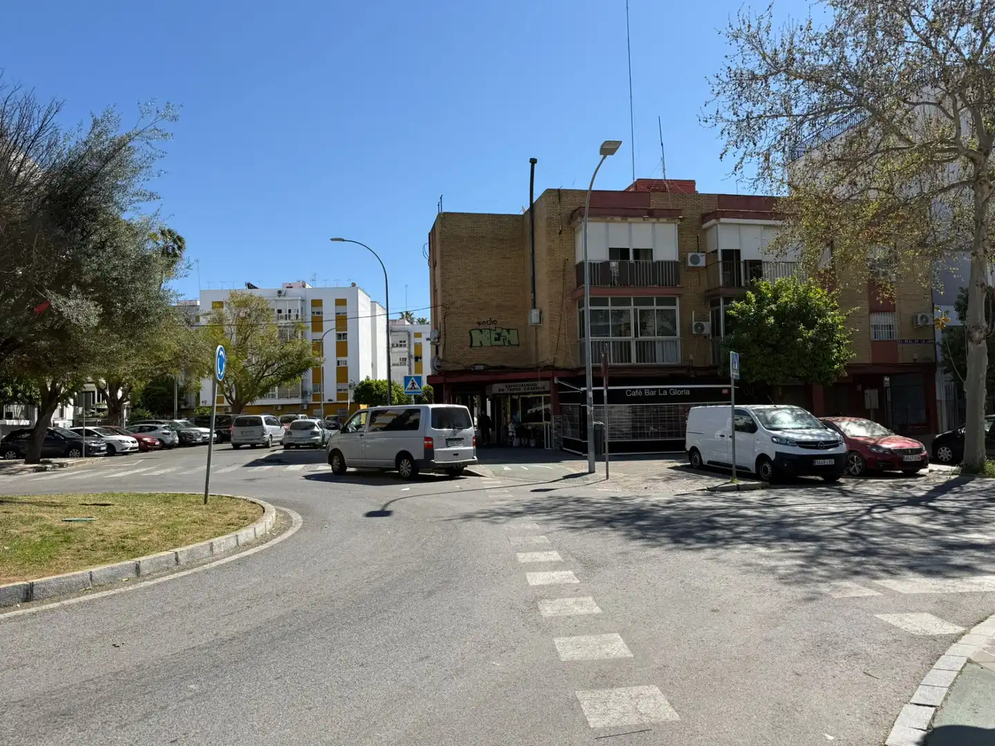 Außenansicht von Wohnung zum Verkauf in Sevilla mit Klimaanlage, Terrasse und Möbliert