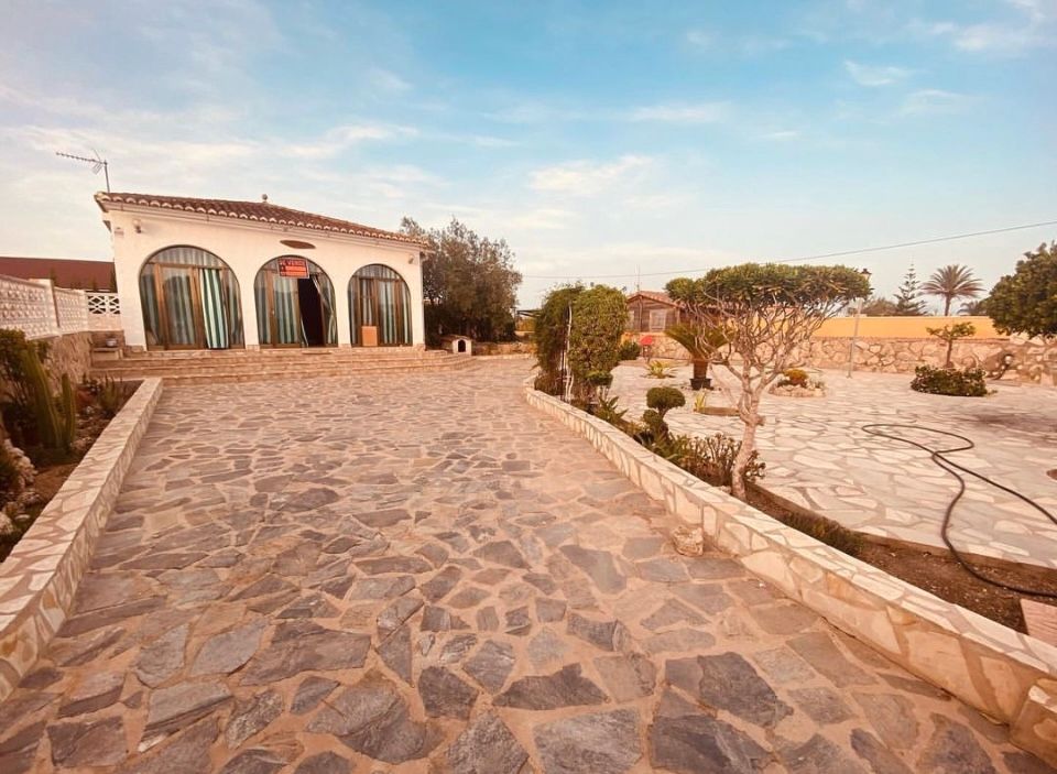 Vista exterior de Casa o chalet en venta en Dénia con Jardín privado, Terraza y Piscina