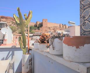 Exterior view of House or chalet for sale in  Almería Capital  with Air Conditioner, Terrace and Balcony