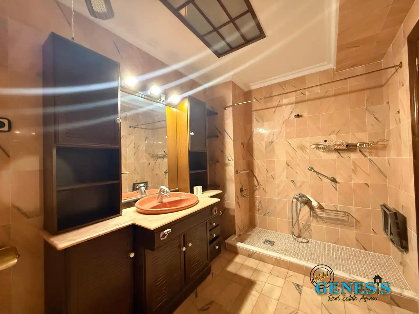 Bany de Apartament en venda en Torrevieja amb Parquet i Moblat