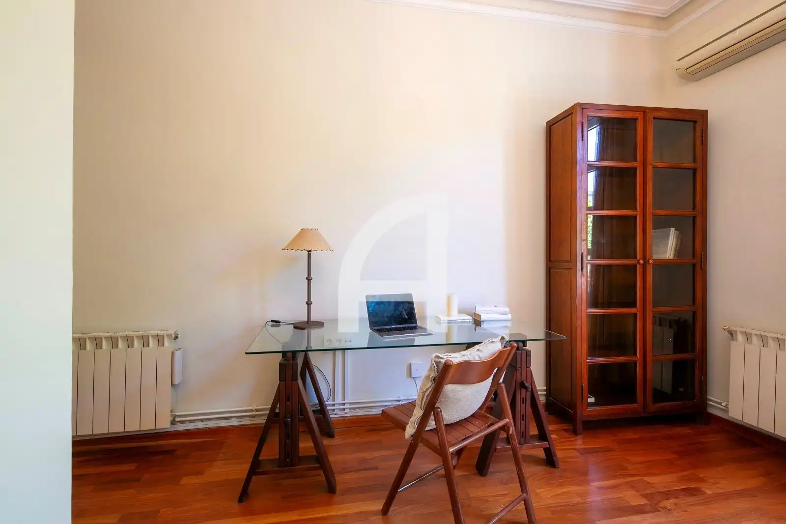 Sala d'estar de Pis en venda en Barcelona amb Aire condicionat, Calefacció i Parquet
