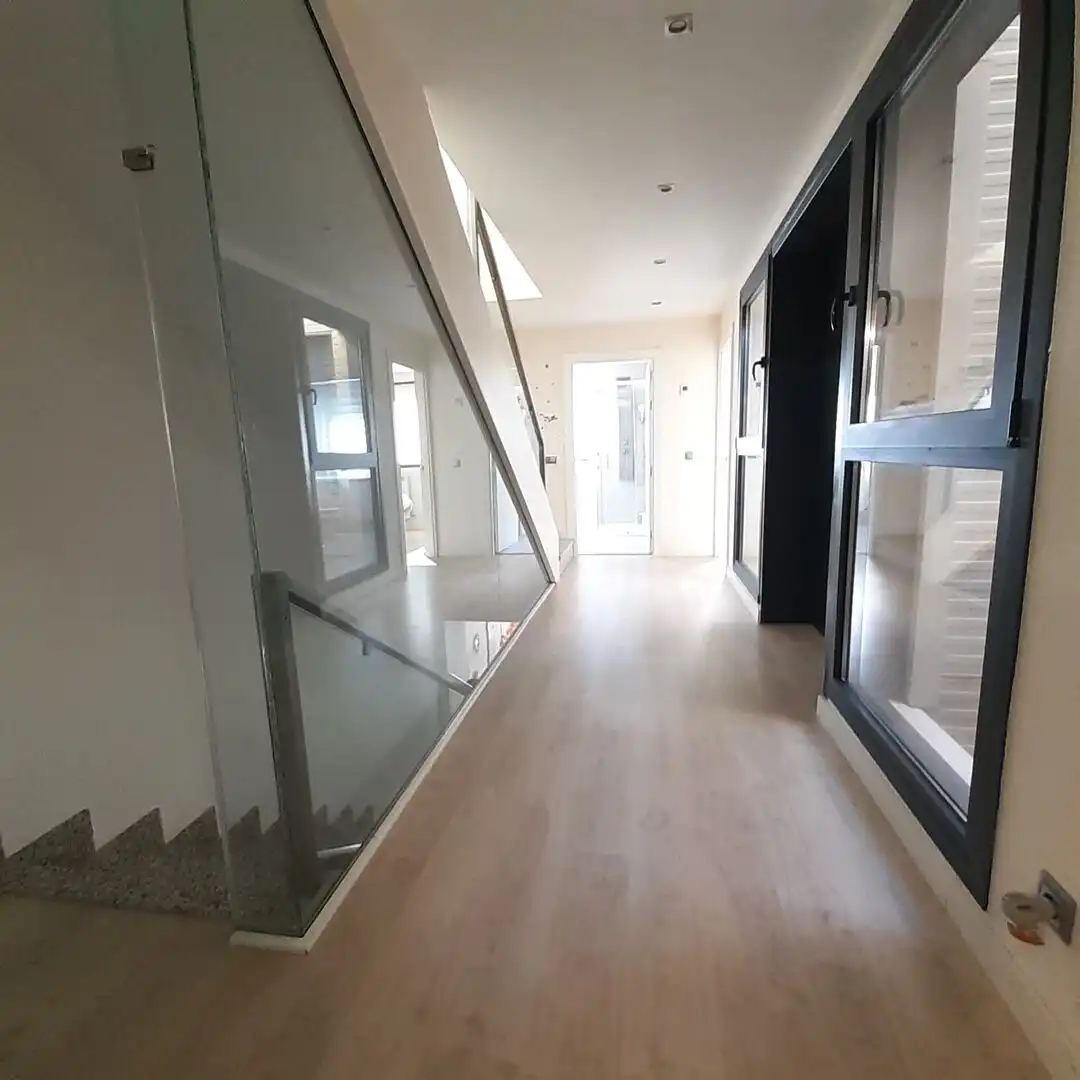 Einfamilien-Reihenhaus zum Verkauf in Esteribar mit Heizung, Privatgarten und Terrasse