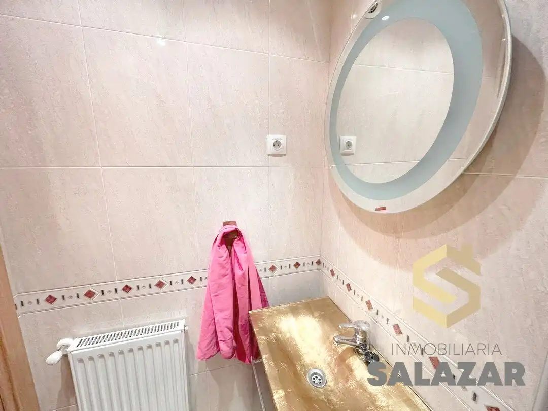 Bathroom of Flat for rent in Etxebarri  with Heating