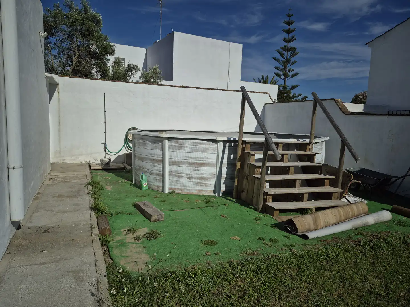 Swimming pool of Buildings for sale in Barbate