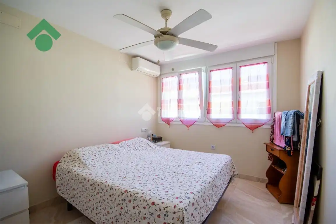 Habitación de Casa adosada en venta en Rincón de la Victoria con Aire acondicionado y Piscina comunitaria