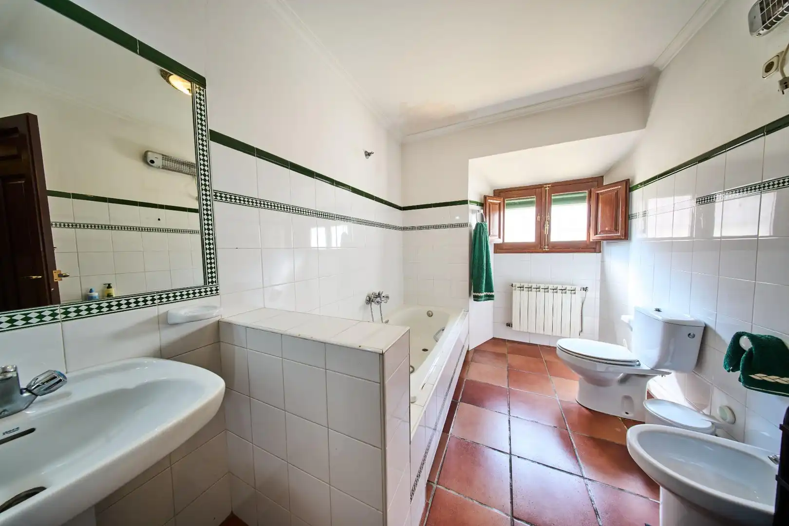 Baño de Casa o chalet en venta en Alhama de Granada con Calefacción, Terraza y Amueblado
