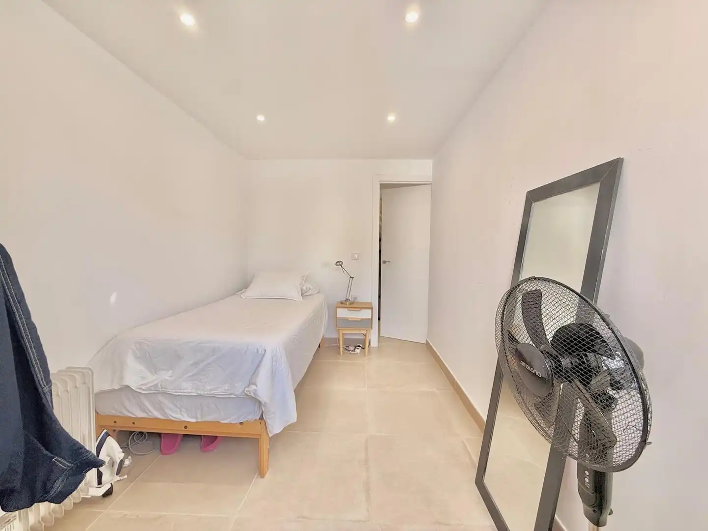 Dormitori de Apartament en venda en Torremolinos amb Aire condicionat i Terrassa
