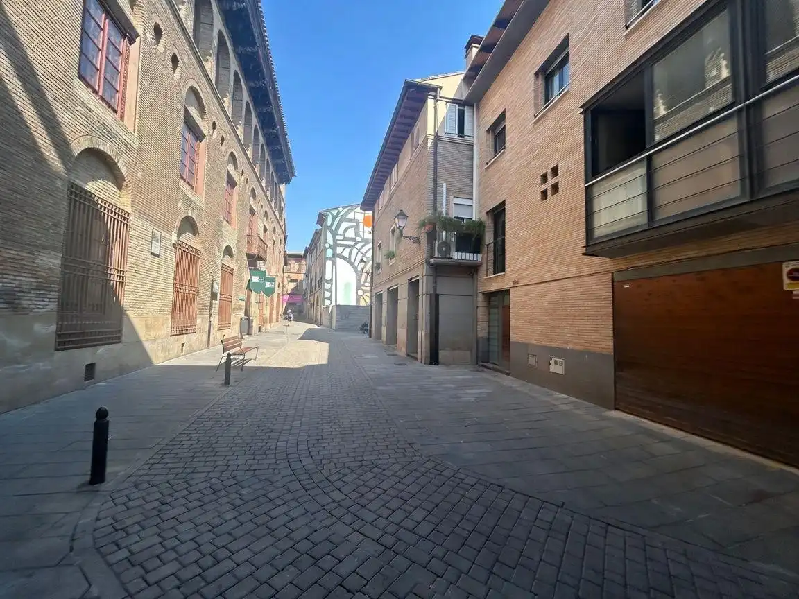 Vista exterior de Casa o xalet en venda en Tudela amb Aire condicionat i Calefacció