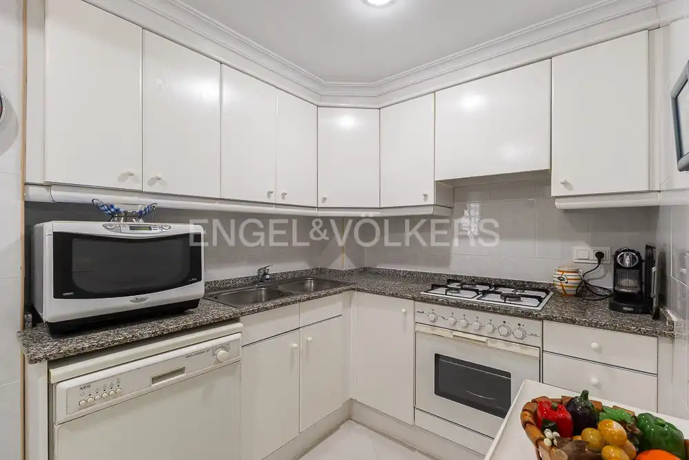 Küche von Wohnung zum Verkauf in Valencia mit Heizung, Privatgarten und Terrasse