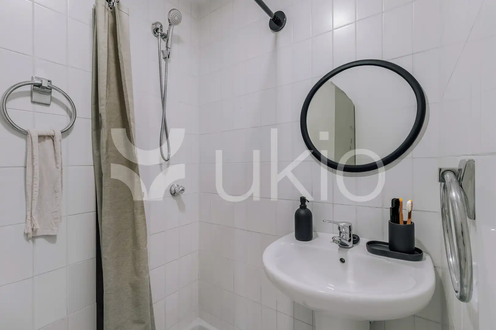 Baño de Apartamento de alquiler en Madrid con Aire acondicionado, Calefacción y Amueblado