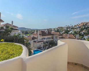 Vista exterior de Apartament en venda en Marbella amb Aire condicionat, Terrassa i Moblat