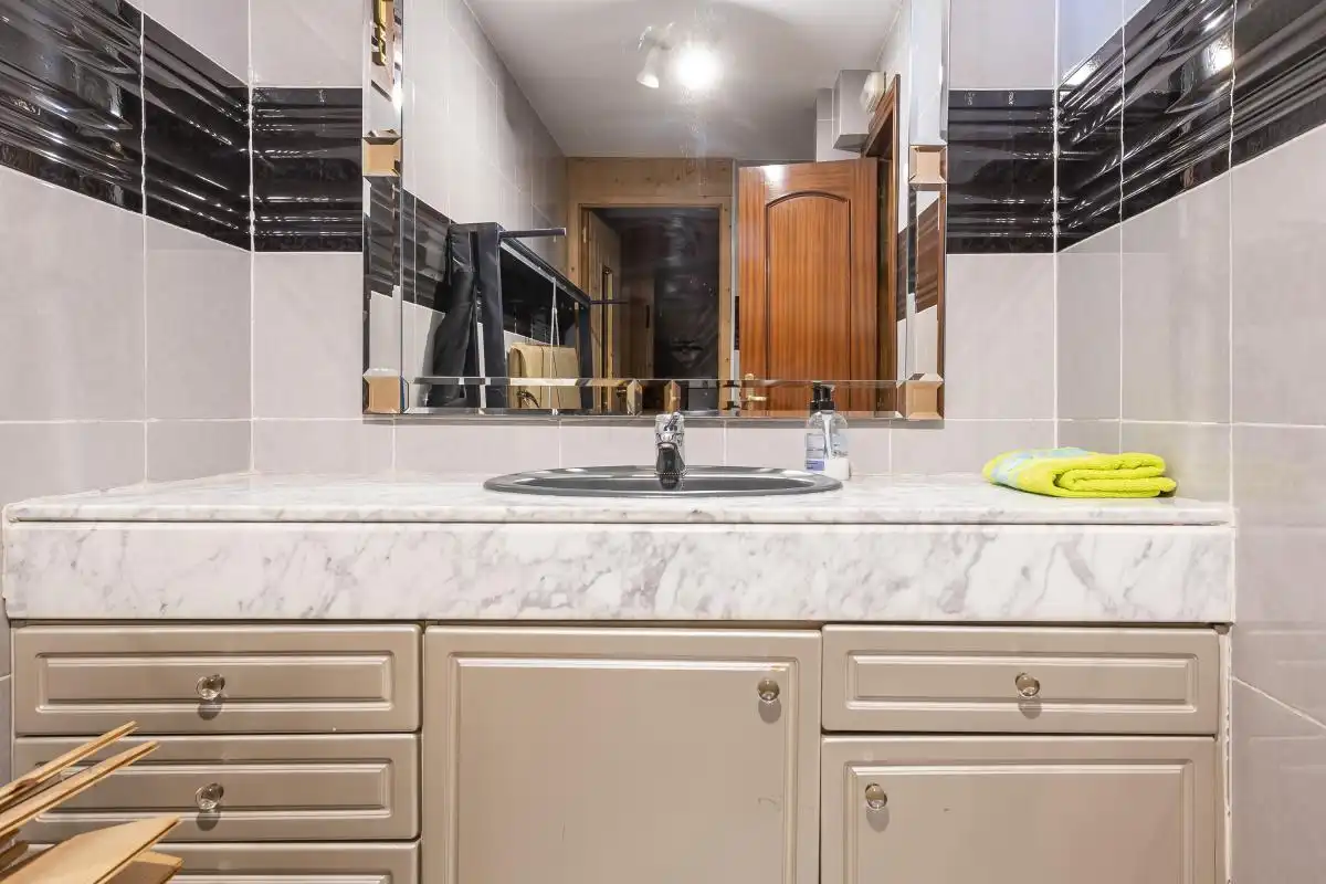 Baño de Casa o chalet en venta en Boadilla del Monte con Aire acondicionado, Calefacción y Jardín privado