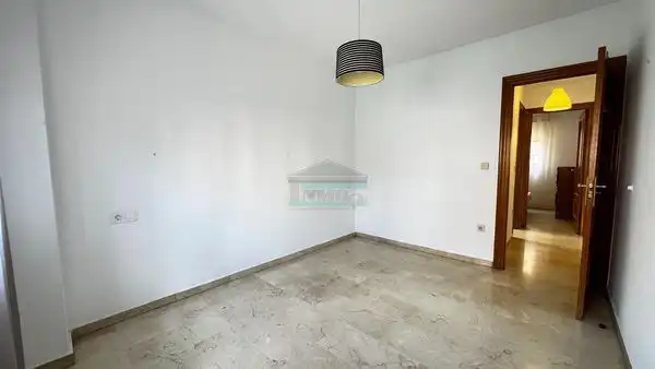 Schlafzimmer von Wohnung zur Miete in Granada mit Klimaanlage, Heizung und Waschmaschine