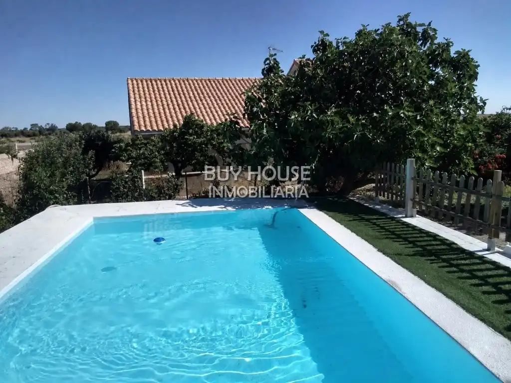 Vista exterior de Casa o chalet en venta en Illescas