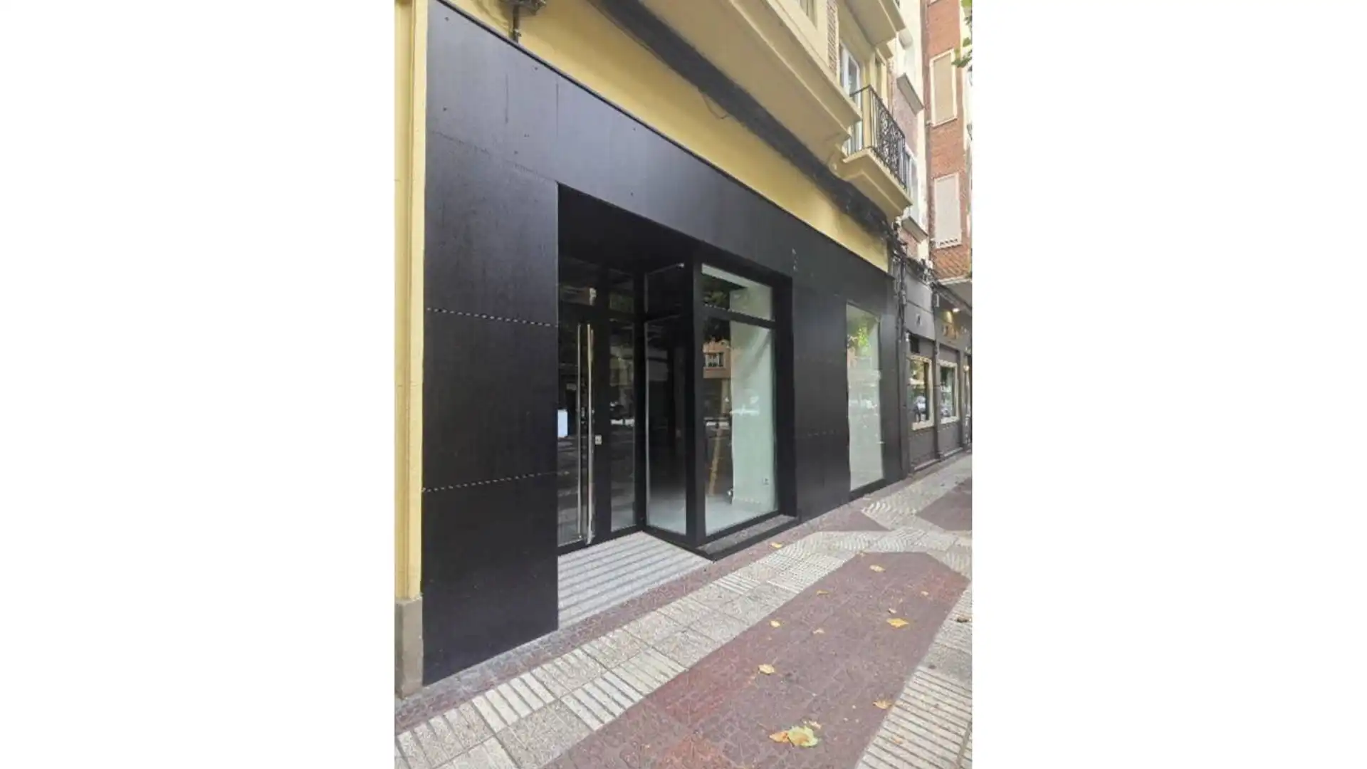 Vista exterior de Local de alquiler en  Logroño