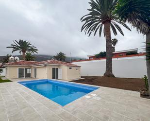 Exterior view of House or chalet for sale in La Orotava  with Terrace and Swimming Pool