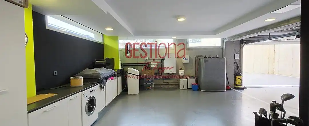 Houses for sale in Santa Cruz de Bezana  with Private garden, Terrace and Furnished