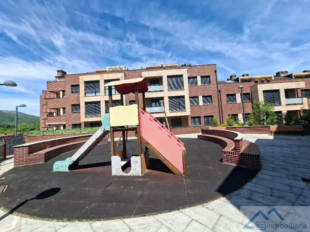 Vista exterior de Pis en venda en Ramales de la Victoria amb Calefacció, Parquet i Traster