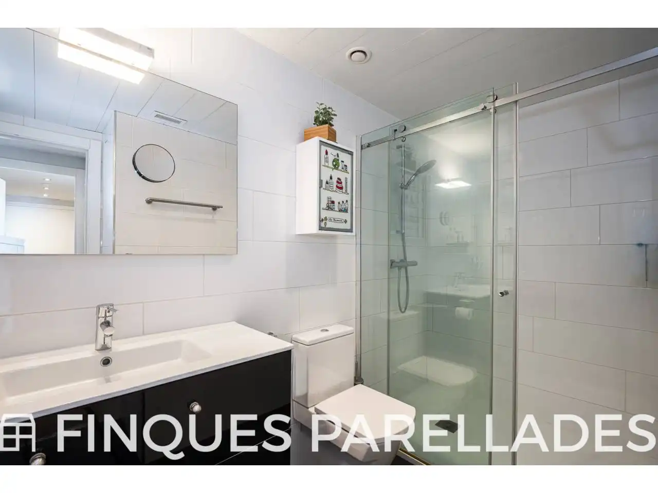 Bathroom of Attic for sale in Sitges  with Air Conditioner, Heating and Parquet flooring