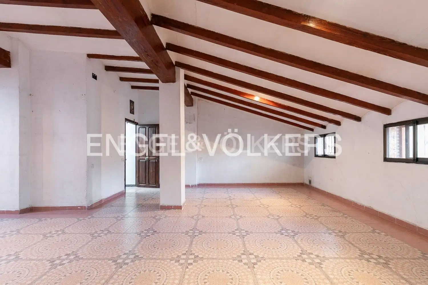 Wohnung zum Verkauf in Valencia mit Klimaanlage, Heizung und Abstellraum