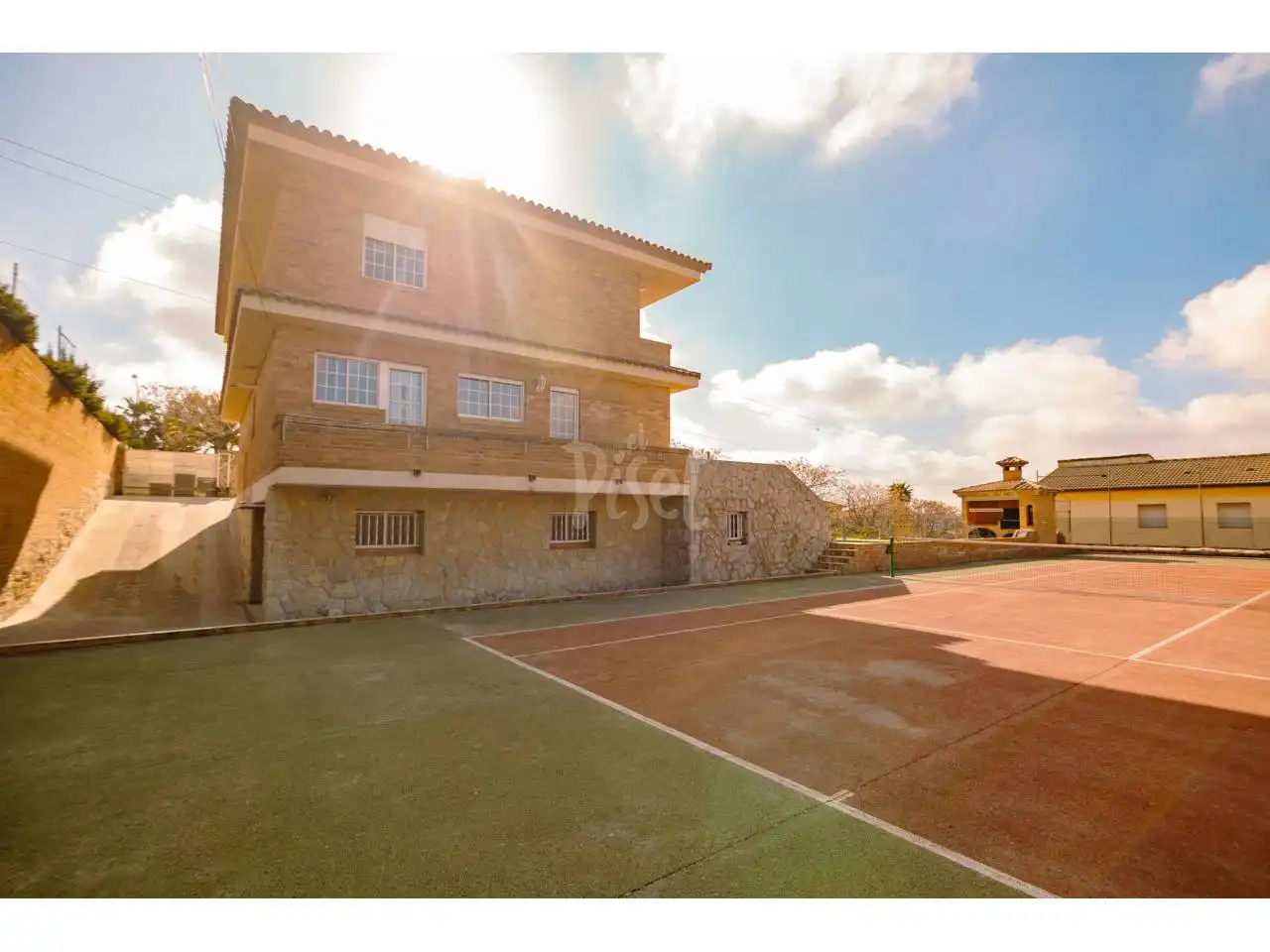 Vista exterior de Casa o xalet en venda en La Secuita amb Calefacció, Jardí privat i Terrassa