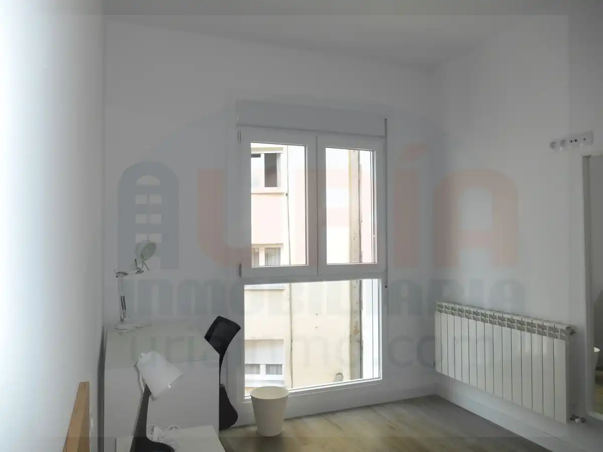 Habitación de Piso de alquiler en Oviedo  con Calefacción, Amueblado y Horno