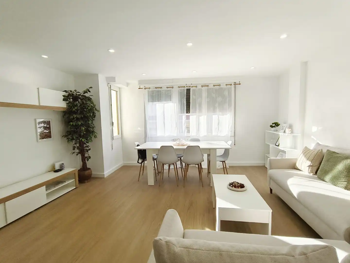 Living room of Flat for rent in Castellón de la Plana / Castelló de la Plana  with Furnished, TV and Internet