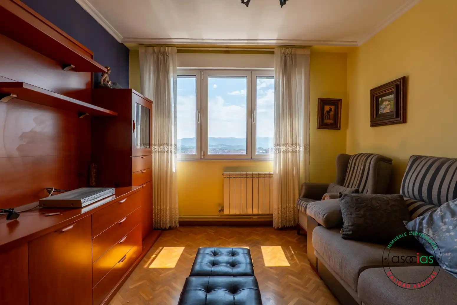 Sala de estar de Piso en venta en Gijón  con Calefacción y Parquet