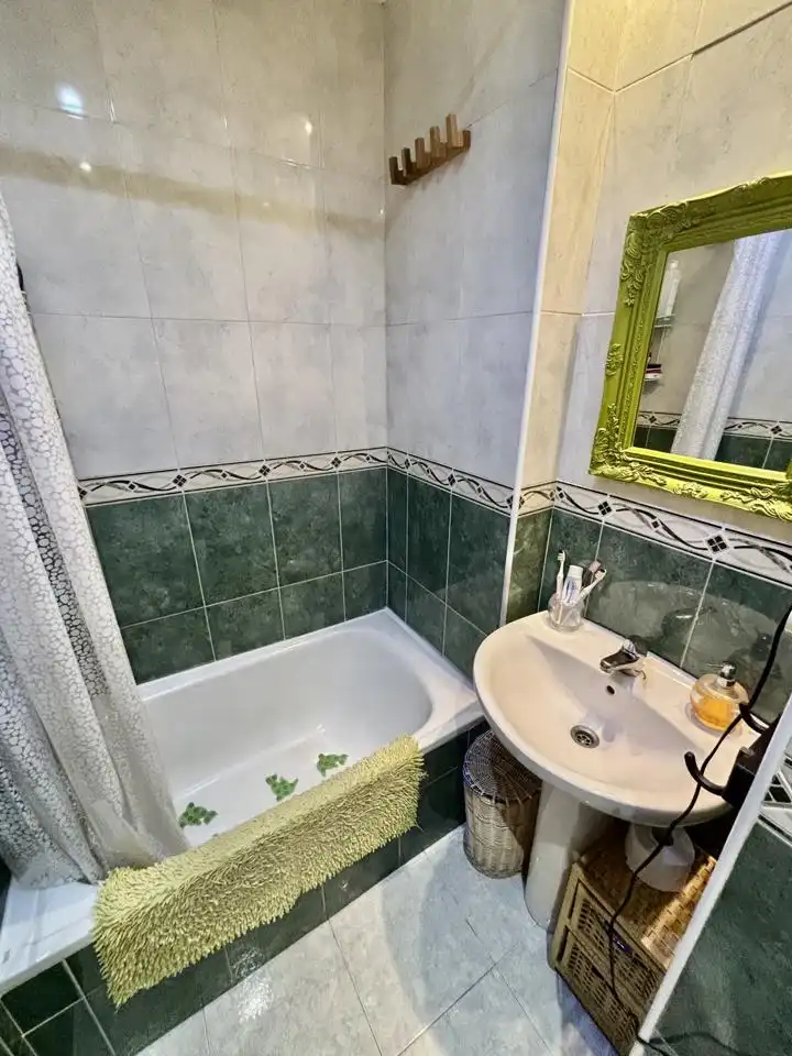 Bathroom of Flat for sale in Zaragoza  with Air Conditioner, Heating and Balcony