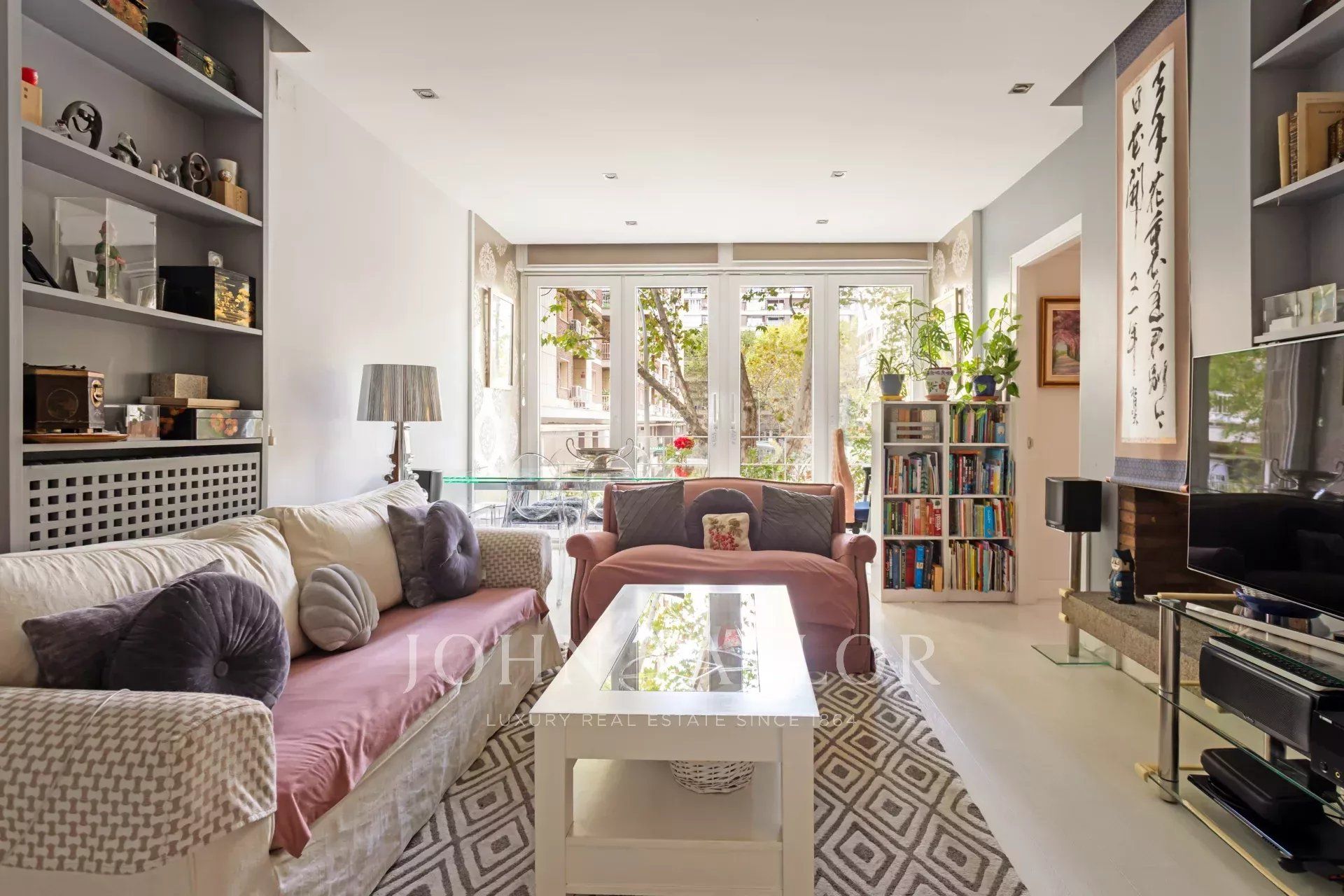 Sala d'estar de Pis en venda en  Madrid Capital amb Aire condicionat, Calefacció i Internet