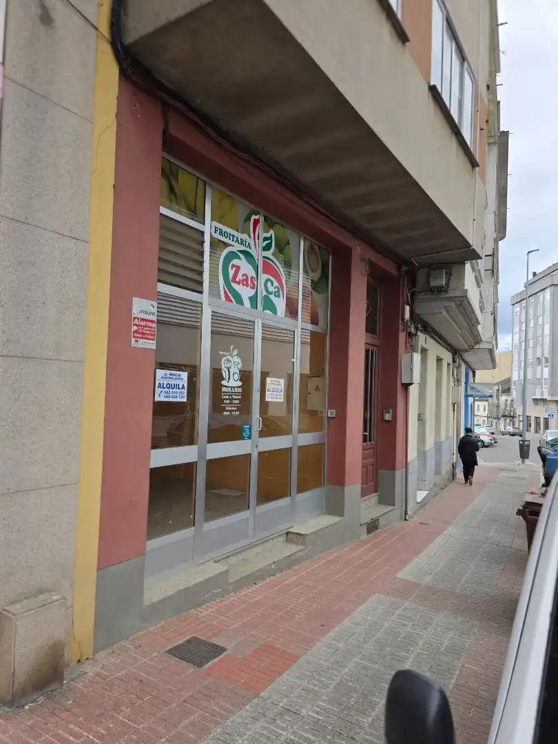 Local commercial à louer à Rúa Plácido Peña 37, imagen 2