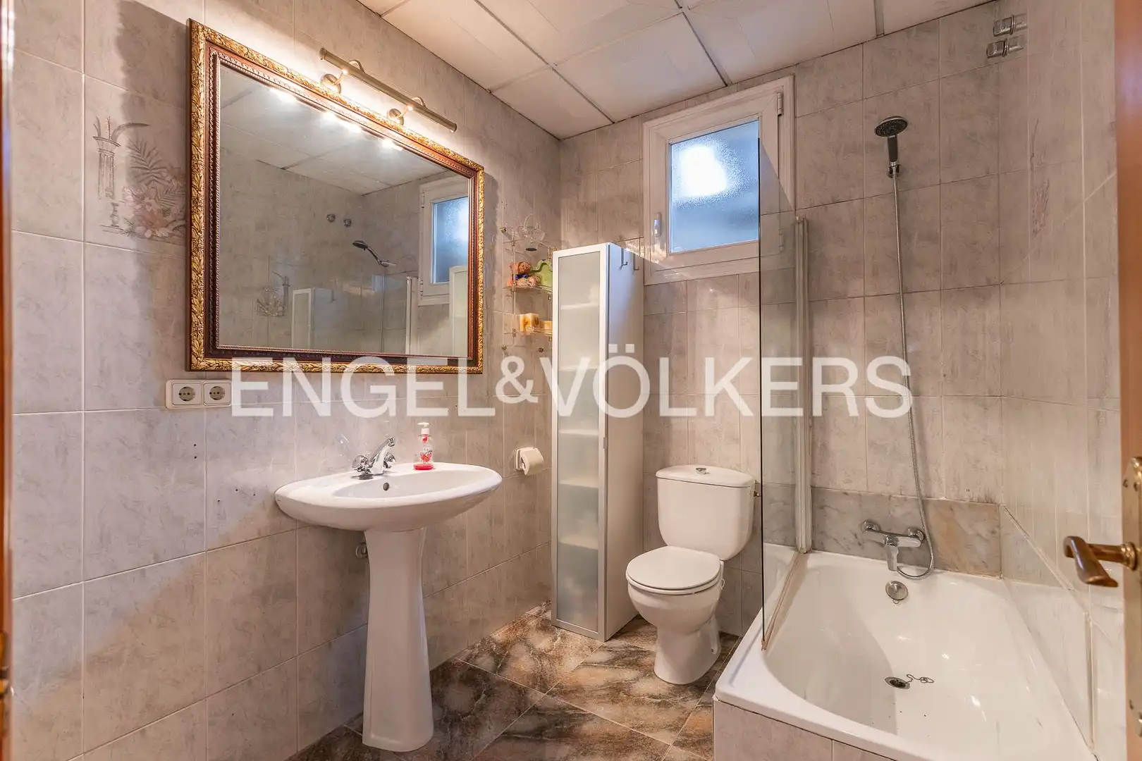 Baño de Casa o chalet en venta en Castellar del Vallès con Aire acondicionado, Calefacción y Jardín privado