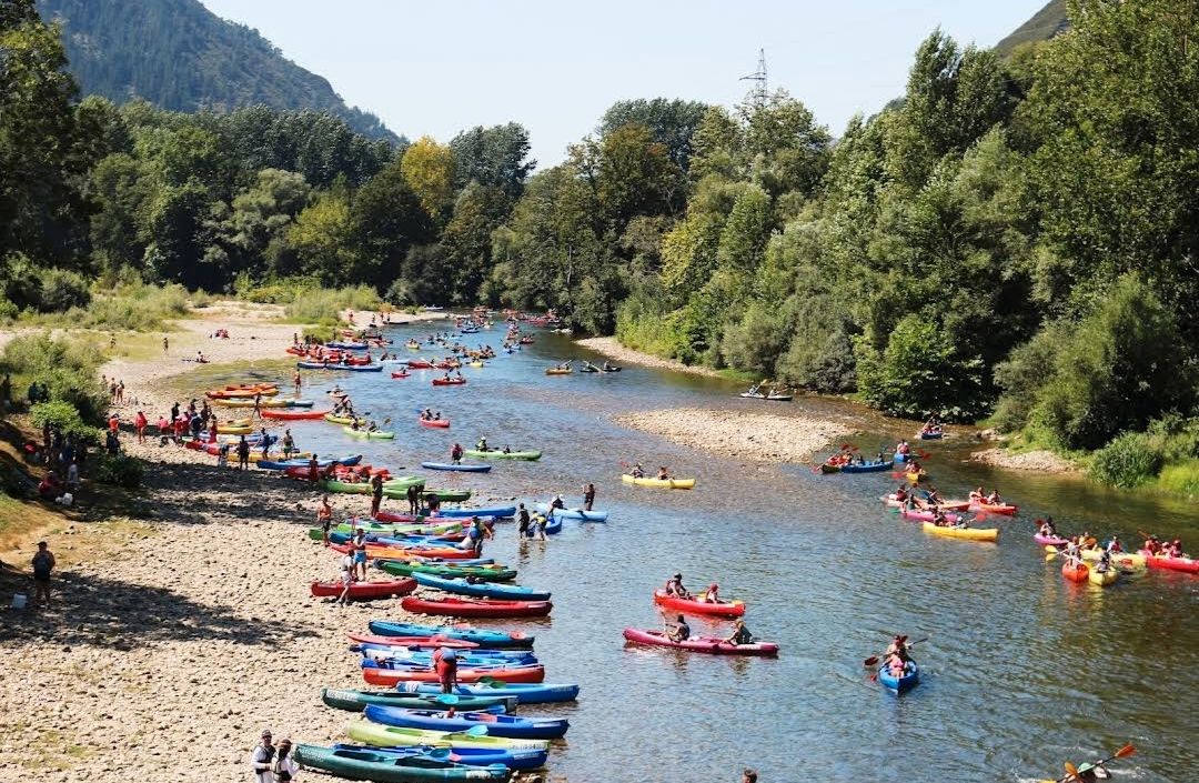 Vista exterior de Casa o chalet en venta en Parres con Jardín privado y Amueblado